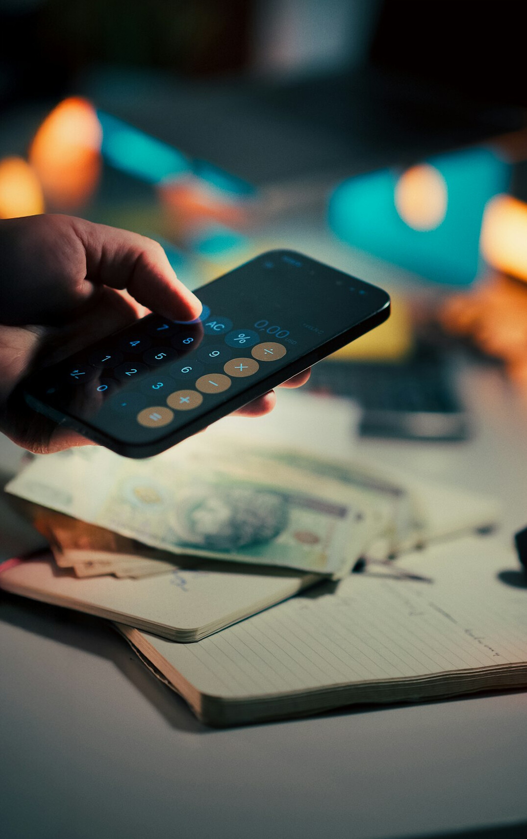 person using budgeting app